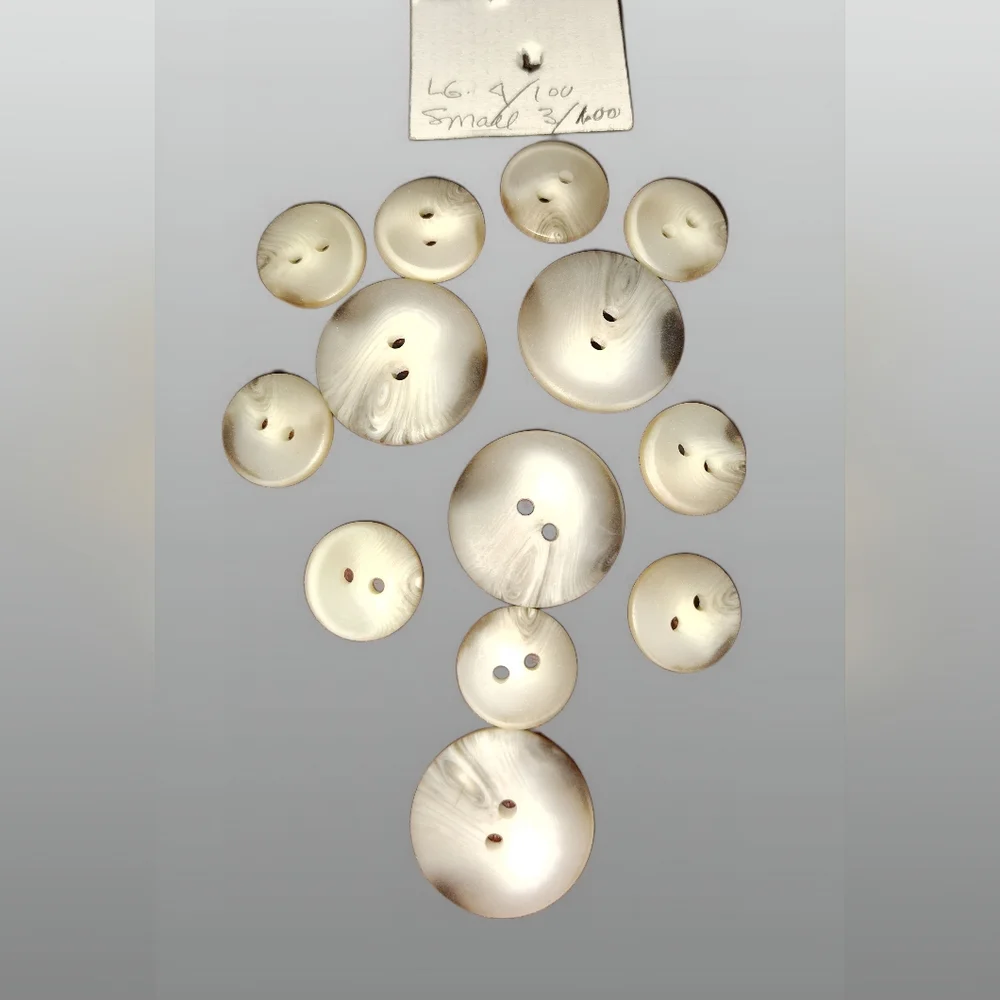 Buttons - Picture 1 of 1